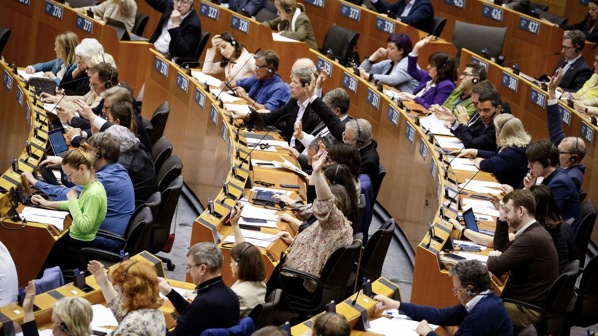 Europoslanci odmítli schválit rozpočet Rady EU, dokud Ukrajina nedostane Patrioty